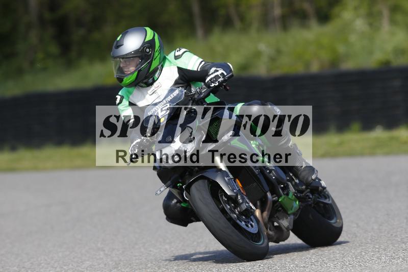 Archiv-2025/09 22.04.2025 Cornu Master School ADR/rot-rouge/15